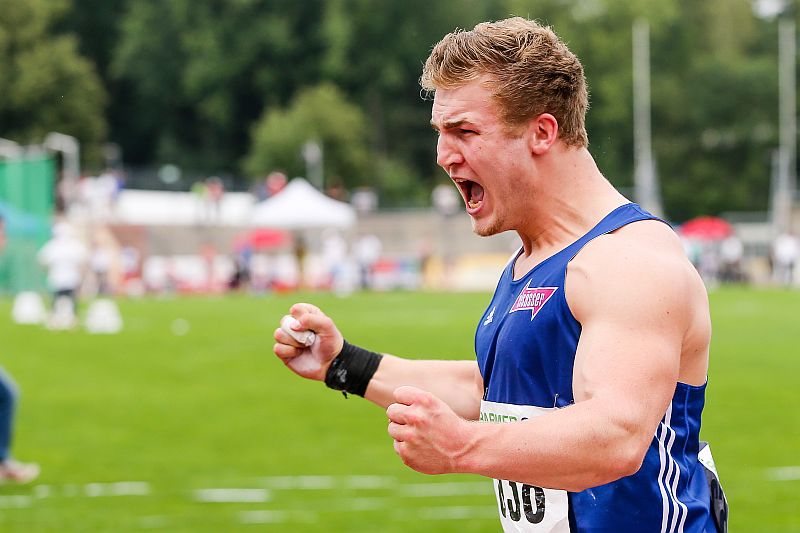 Simon Bayer nach dem Stoß