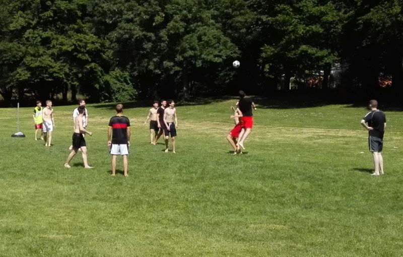 Fußball im Freibad Vaihingen