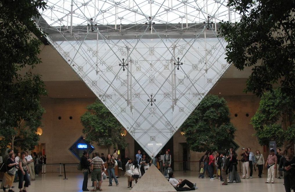 Louvre Eingangsbereich