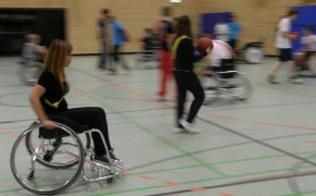 Sportunterricht an der it-Schule – Rollstuhlbasketball als Inklusions-Medium im Schulsport