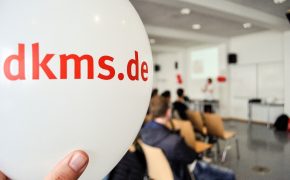 Schüler lassen sich bei der DKMS registrieren